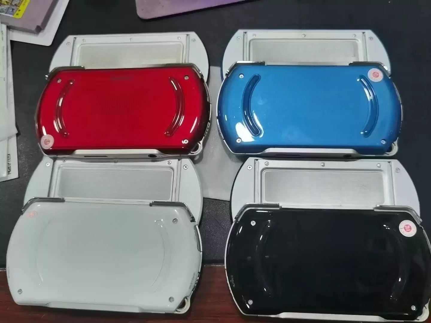 Gaming Console Deals - PSP GO携帯ゲーム機用ゲームパッドハンドル 2022年新製品 100%純正 ブラック/ホワイト 中古純正ゲーム機
